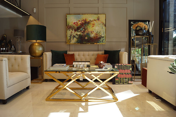 Lo Showroom
