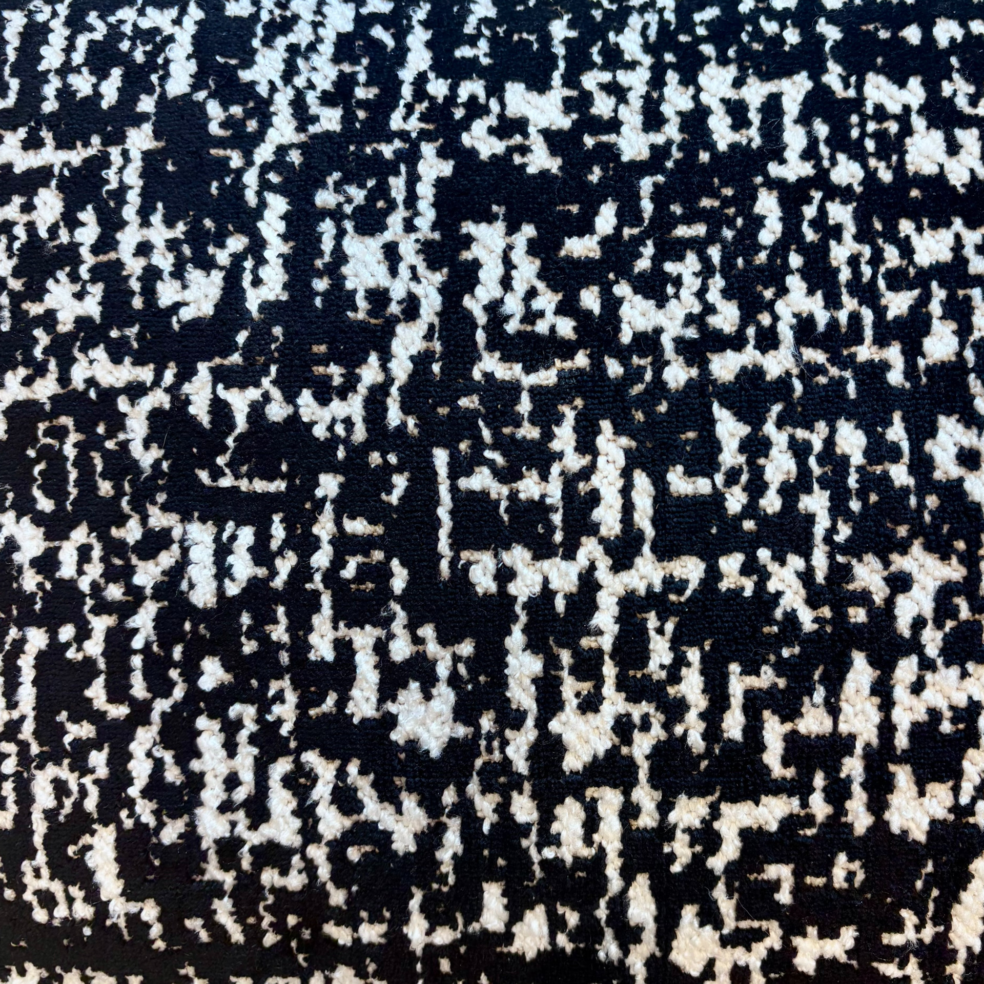CUSCINO IN VELLUTO BIANCO E NERO